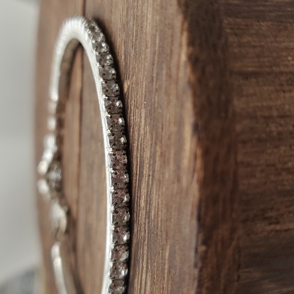 B2513 crystal bar bracelet - Picture 2 of 3